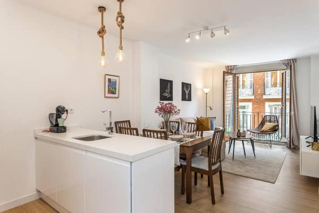 Nice Apartment Near Gran Via Val27 Madrid Buitenkant foto