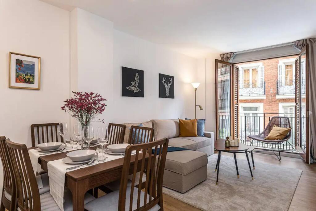 Nice Apartment Near Gran Via Val27 Madrid Buitenkant foto
